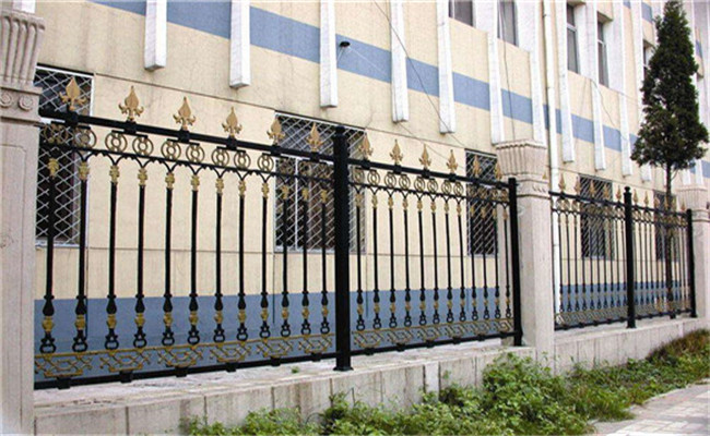 南京少博「品质保障」(图)-组装铁艺护栏-句容铁艺护栏